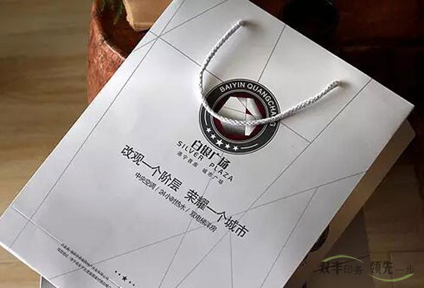 常用手提袋印刷材質(zhì)的優(yōu)缺點(diǎn)？